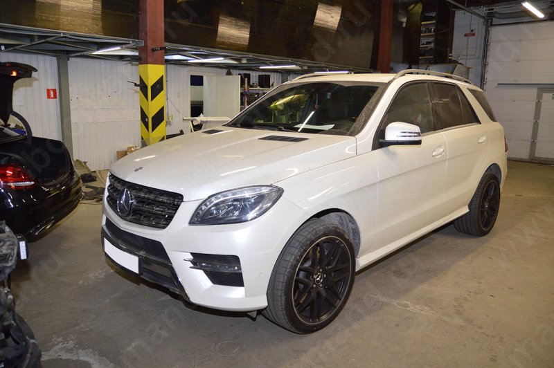 Будем рестайлить Мерседес ML w166 в GLE AMG 63