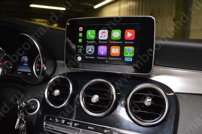 Замена в Мерседес мультимедиа Audio20 нового образца с поддержкой Apple CarPlay и Android Auto